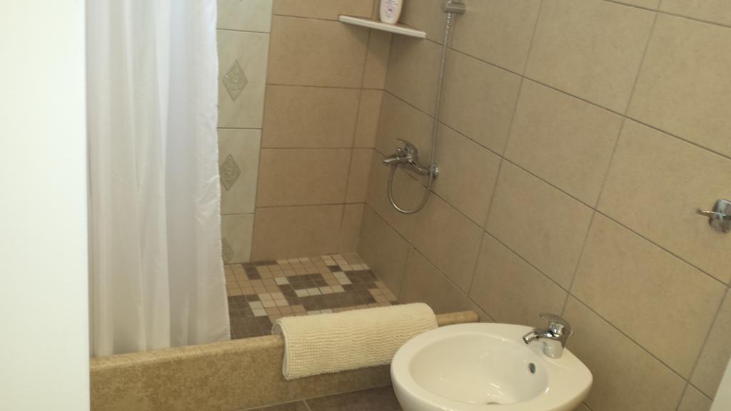 Abba Apartment Sveti Lovreč Pazenatički Eksteriør billede