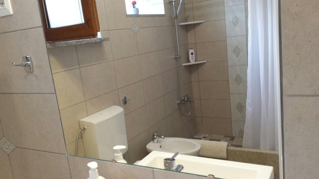 Abba Apartment Sveti Lovreč Pazenatički Eksteriør billede