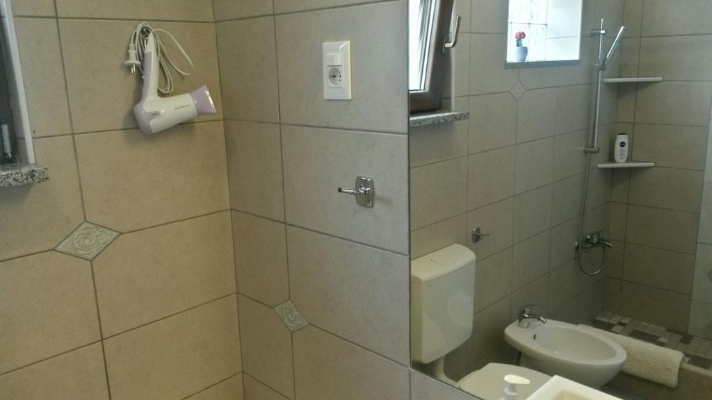 Abba Apartment Sveti Lovreč Pazenatički Eksteriør billede