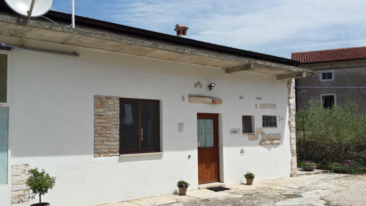Abba Apartment Sveti Lovreč Pazenatički Eksteriør billede
