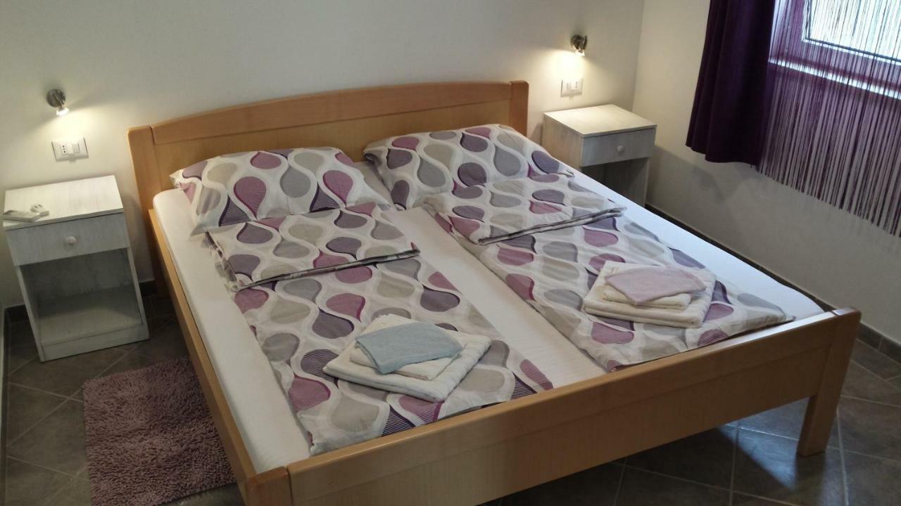 Abba Apartment Sveti Lovreč Pazenatički Eksteriør billede