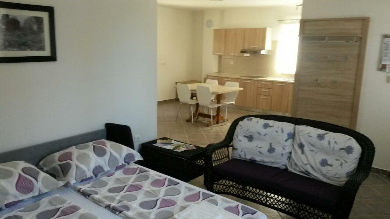 Abba Apartment Sveti Lovreč Pazenatički Eksteriør billede