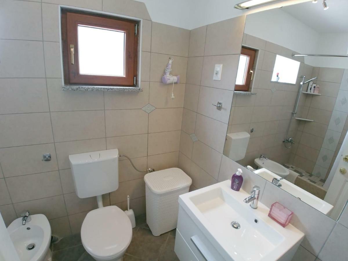 Abba Apartment Sveti Lovreč Pazenatički Eksteriør billede